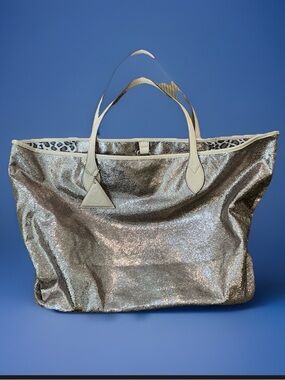 SORIAL VEGAN LEATHER METALLIC TOTE- METALLIC GOLD & CREAM, LEOPARD LINING- VGUC